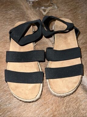 Time and Tru Black Elastic Strap Sandals